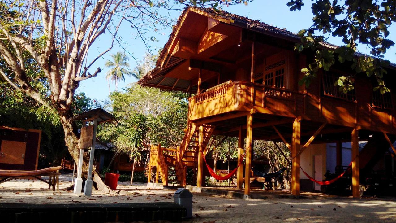 Jonaths Cottage Bunaken Exterior foto